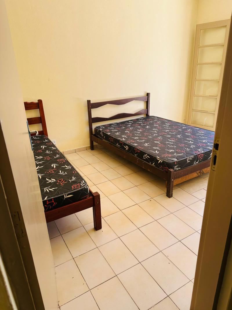 Os dormitórios e banheiros são bem simples, sendo necessário trazer roupas de cama, banho e itens de higiene pessoal (repelente, ventilador, etc)
